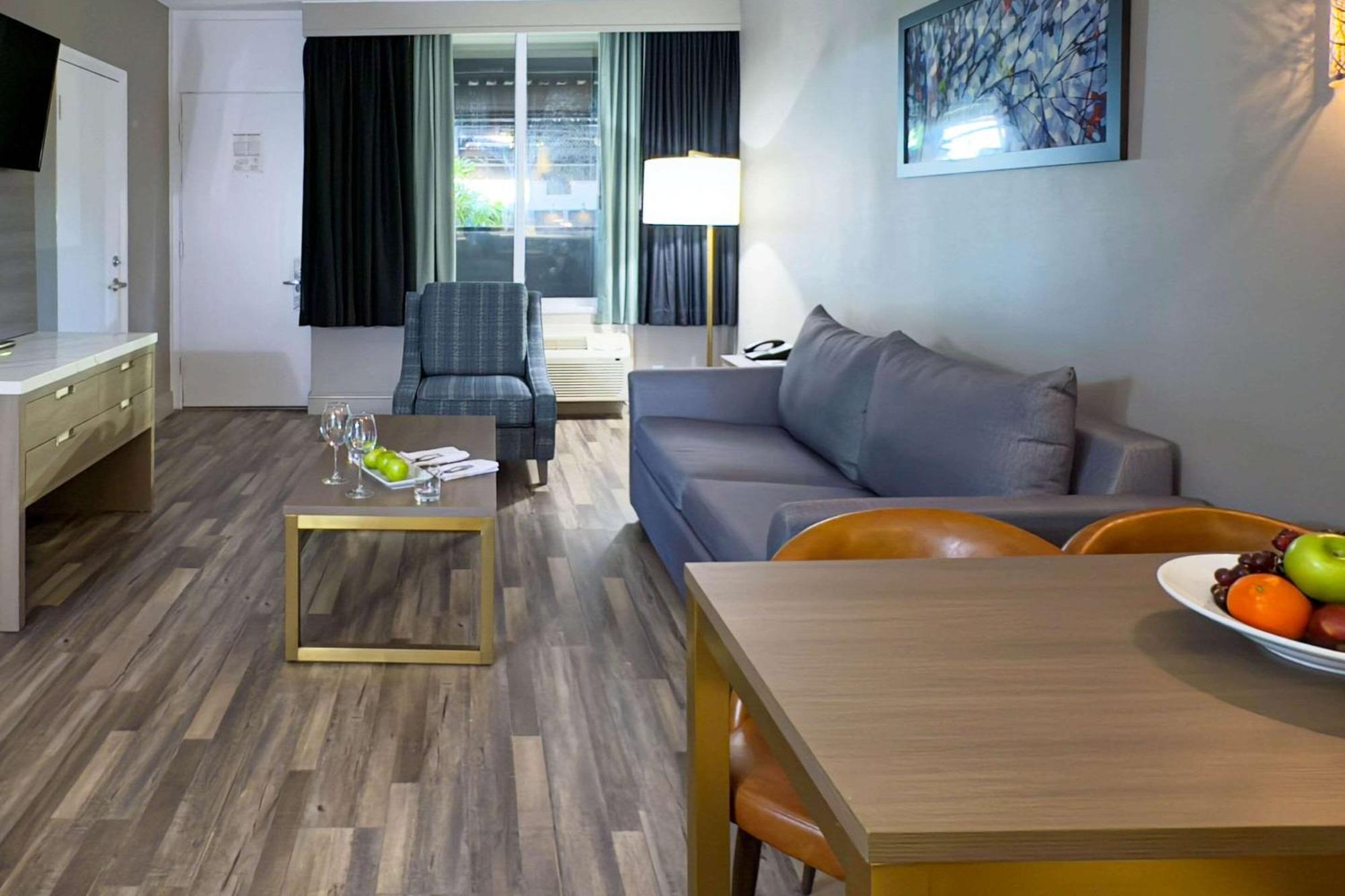 Radisson Hotel Montreal Airport Buitenkant foto
